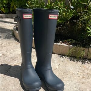 Hunter Matte Navy Tall Rubber Rain Boots with Signature Logo